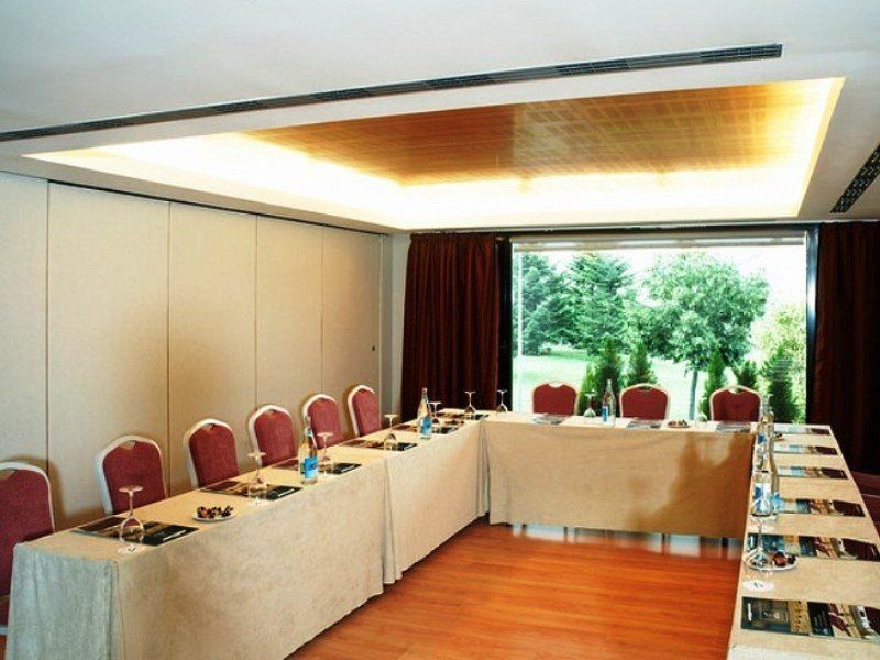 Occidental Pamplona Hotel Exterior photo