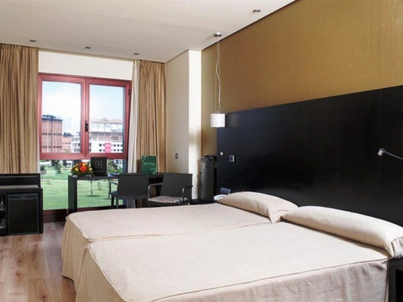 Occidental Pamplona Hotel Exterior photo